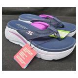 Women's size 7 Skechers flip flops