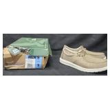 Men's size 9 Eddie Bauer loafer shoes