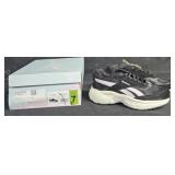 Women's size 7 Reebok sneakers