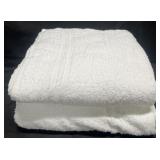 4 white bath towels