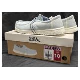 Ladies size 10 slip on Eddie Bauer shoes