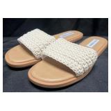 Womenï¿½s Steve Madden crochet sandal, size 8