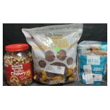 Milkbone soft and chewy dog treats37oz container.