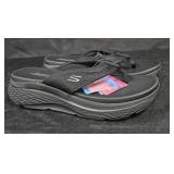 Women's size 9 Skechers flip flops
