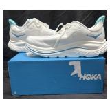 Womenï¿½s size 10 hokas brand new.