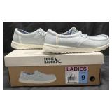 Ladies slip on shoes size 9