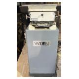 Wilton deburring machine, turns on and runs, on