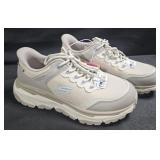 Women's size 7.5 Skechers shoes