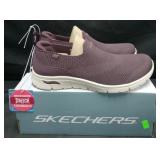 Skechers lady slip on size 9 plum arch comfort
