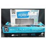 300ct clear forks. 600ct White plastic spoons