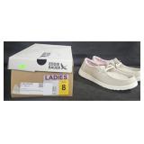 Women's size 8 Eddie Bauer loafers