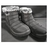 Women's size 8 Skechers boots