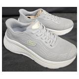 Women's size 7.5 Skechers sneakers