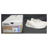 Women's size 9 Eddie Bauer loafers
