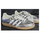 Addidas men's size 6 women's size 7 Silver Samba