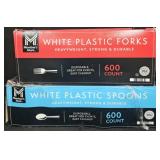 White plastic forks 600 count. White plastic