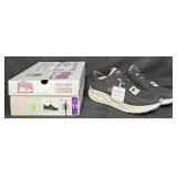 Women's size 11 Skechers sneakers