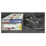 Men's size 8 Skechers work shoes