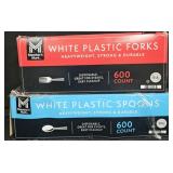 White plastic forks 600 count. White plastic