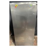 Vissani 7.1 cu ft refrigerator, Untested, 21ï¿½ x