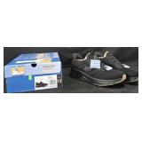 Men's size 13 Skechers shoes