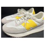 Ladies New Balance sneakers, size 6, no box