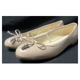 Ladieï¿½s Nine West flats, size 8