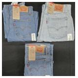 Women's size 4 Levi's jeans. New w/ tags