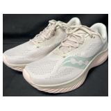 Ladies Saucony Kinvara 15 sneakers, size 8.5