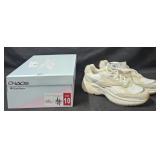 Women's size 10 Reebok shoes