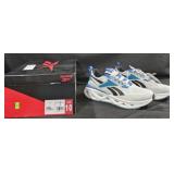 Men's size 10 Reebok shoes