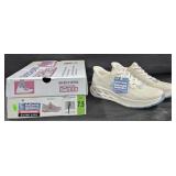 Women's size 7.5 Skechers shoes