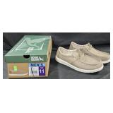 Men's size 11 Eddie Bauer loafers