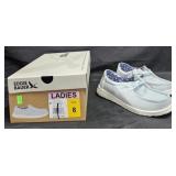 Women's size 8 Eddie Bauer loafers
