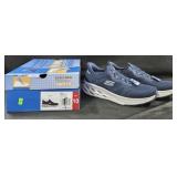 Men's size 10 Skechers shoes
