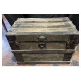 Vintage steamer trunk, no center lock, 32ï¿½ x 20ï¿½