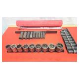 Snap-On 1/2' Drive Torque Wrench With Socket Sets
