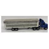 Cattle hauling semi Ertl