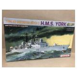 HMS York destroyer battleship model 1/ 700 s