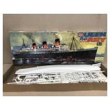 Queen Mary 20 3/4 inch long model ship