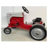 Ford Pedal tractor, Ertle, Scale