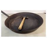 20" iron skillet with long handle