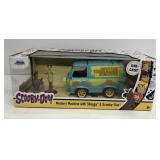 Scooby Doo and shaggy with mystery machine