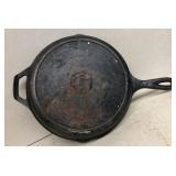 Lodge cast iron skillet