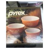 Pyrex  three-piece mixing bowl set another