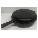 Lodge cast iron skillet with lid