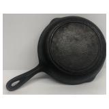 Cast iron skillet 8 1/2 inches number five