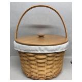 Longaberger 2001 basket with protector liner and