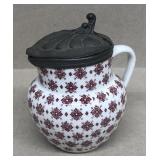 Porcelain petite picture with elegant lid