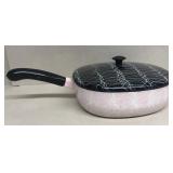 Skillet w/ drizzle-drip design